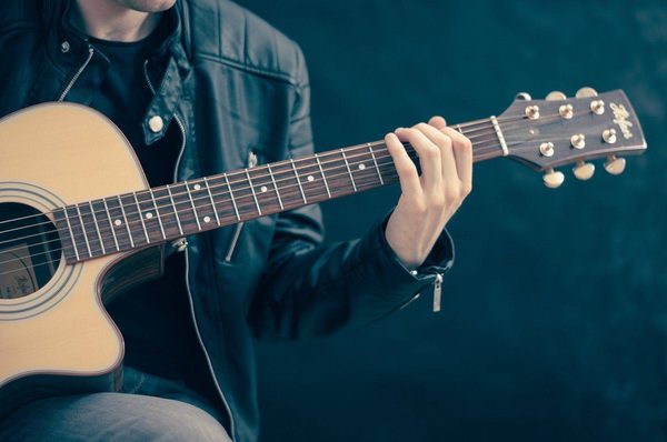Comment passer à l'étape suivante dans les leçons de guitare avec Nice